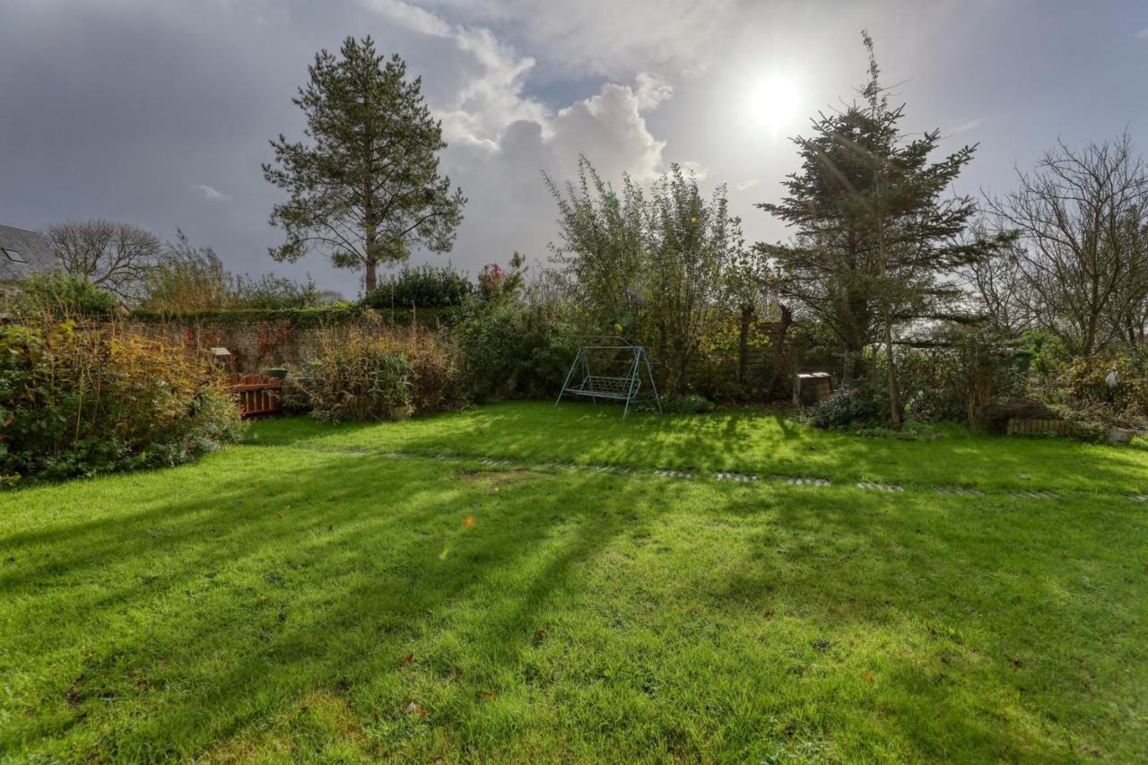 Maison Spacieuse Avec Jardin Pres De Le Bouffay Commes Esterno foto
